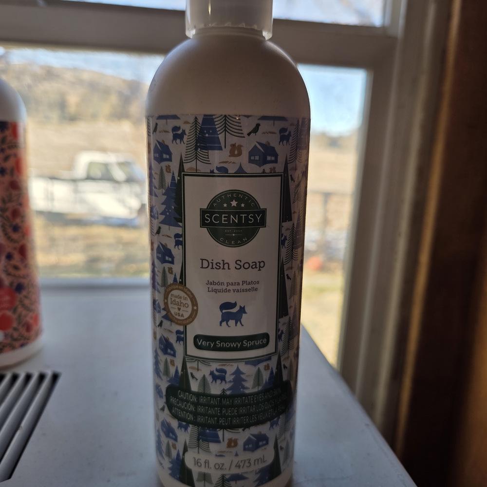 Scentsy Very Snowy Spruce Dish Soap - Blue and White Design